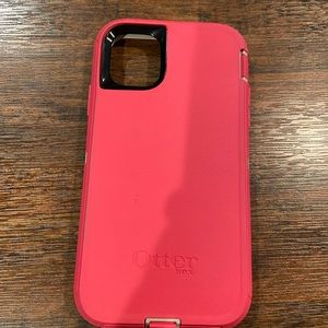 iPhone 11 Otterbox Defender